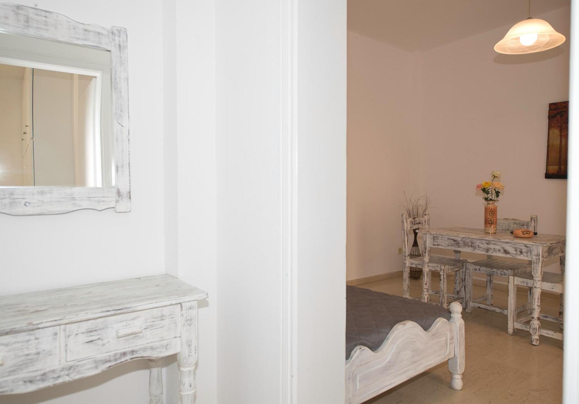 Kamári Ira Apartments المظهر الخارجي الصورة