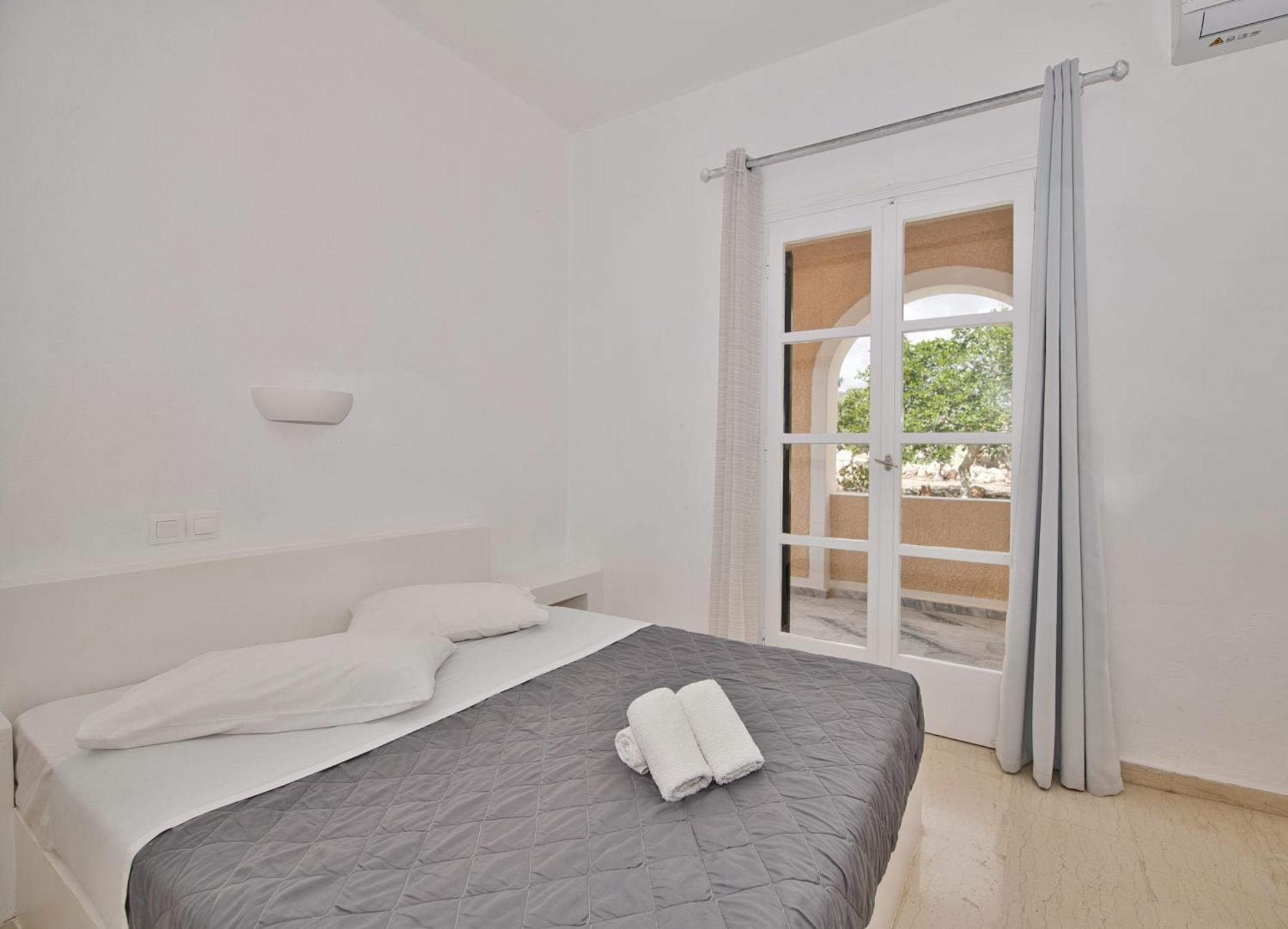 Kamári Ira Apartments المظهر الخارجي الصورة