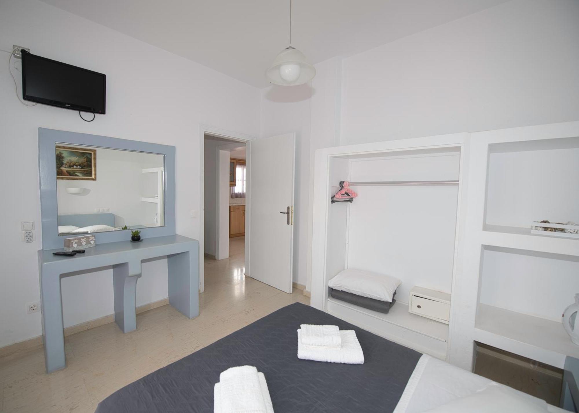 Kamári Ira Apartments المظهر الخارجي الصورة