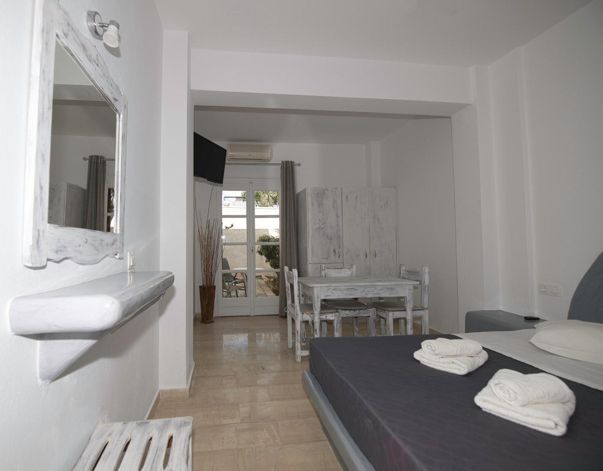 Kamári Ira Apartments المظهر الخارجي الصورة