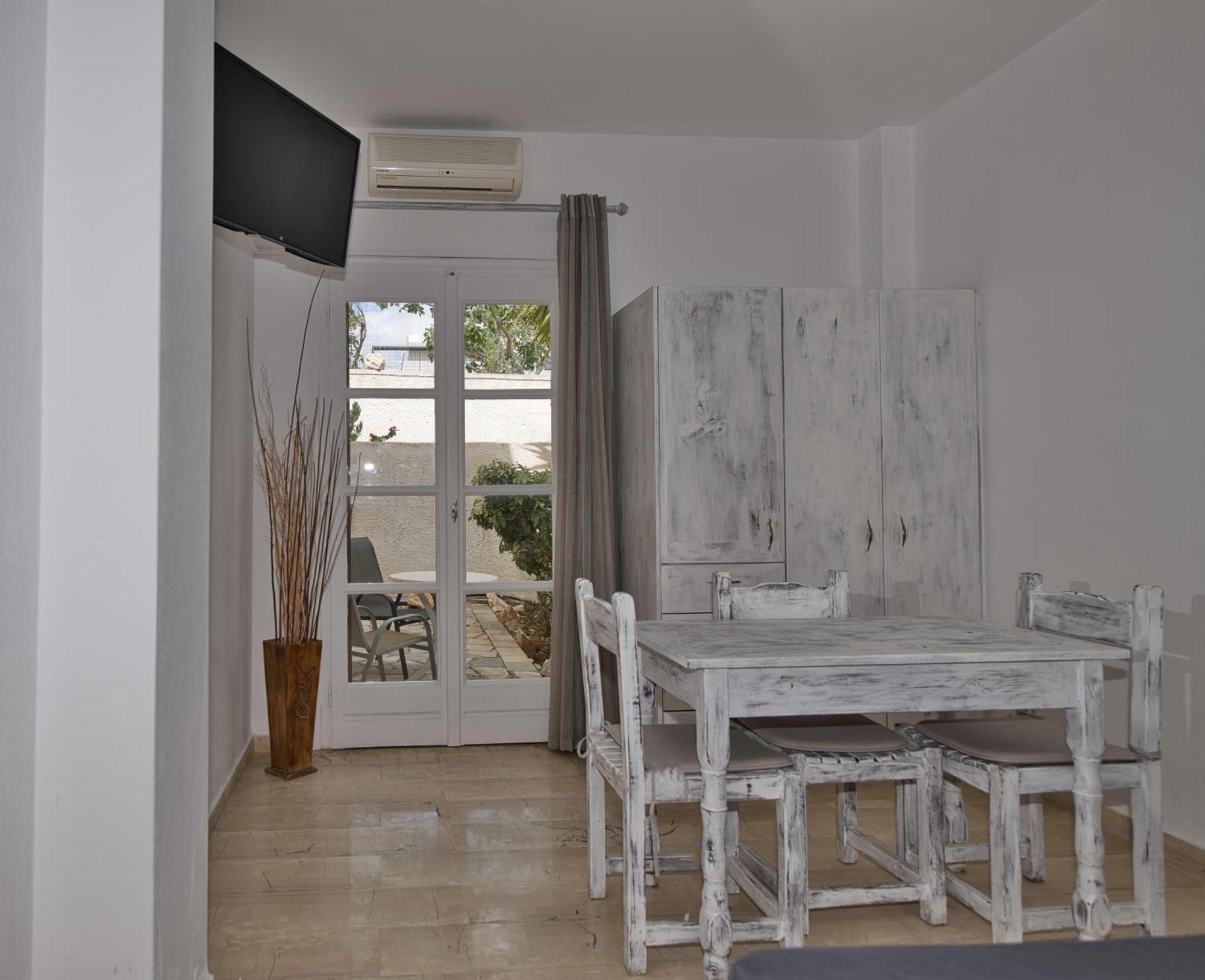 Kamári Ira Apartments المظهر الخارجي الصورة