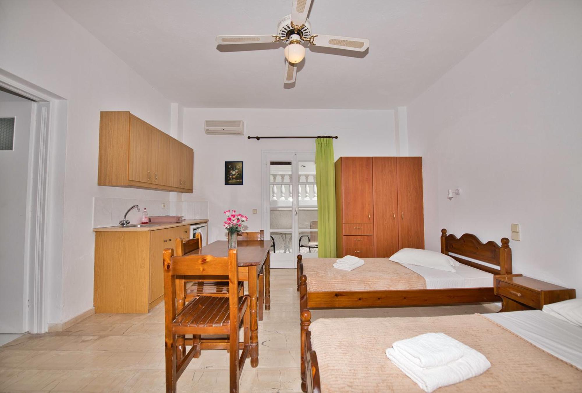 Kamári Ira Apartments المظهر الخارجي الصورة