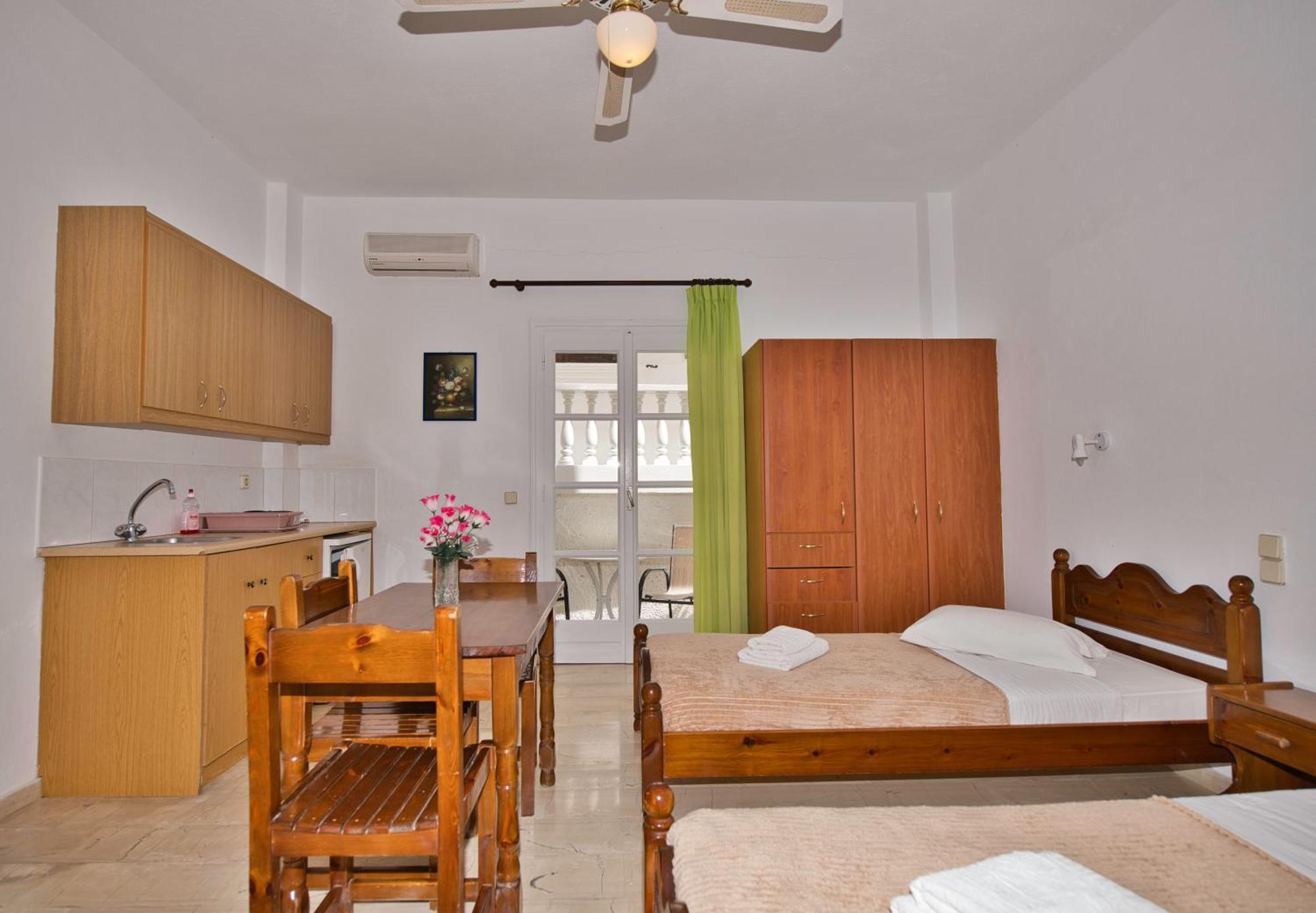 Kamári Ira Apartments المظهر الخارجي الصورة